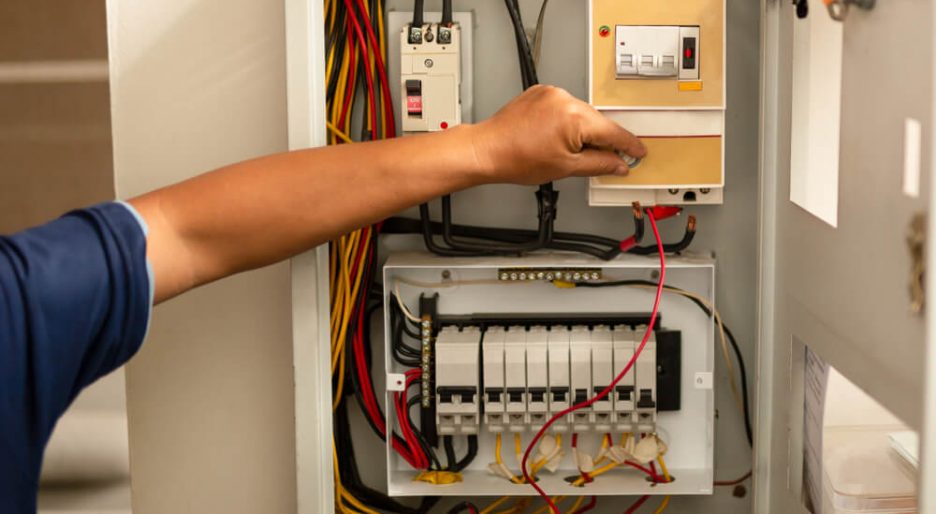 Przegląd instalacji elektrycznej w domu – co warto wiedzieć?